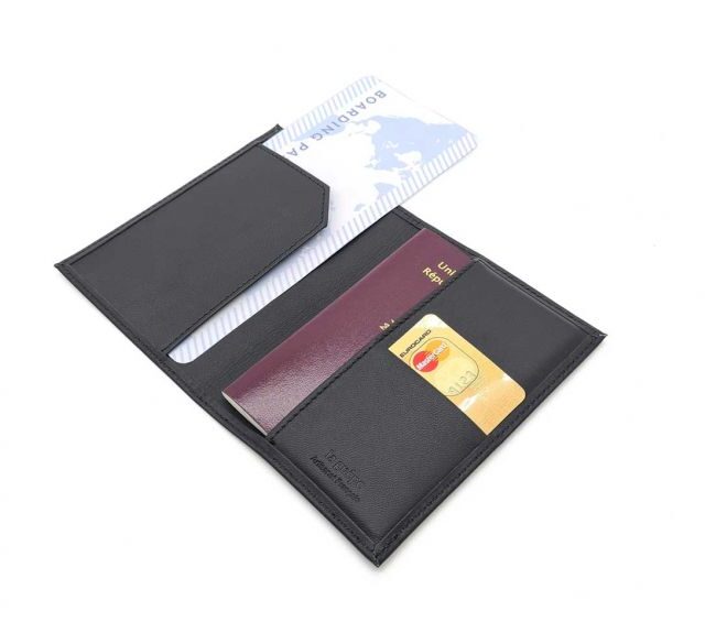La Guêpe - Petite Maroquinerie - Protège passeport "Luxe" en cuir noir - avec porte billet avion - PM-033-01