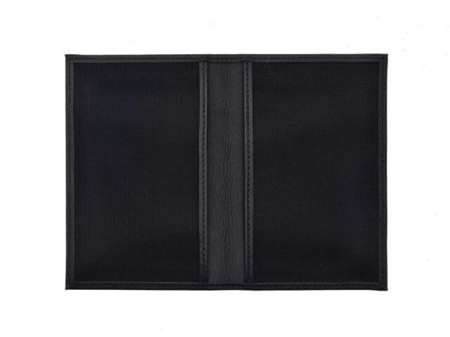 La Guêpe - Petite Maroquinerie - Protège passeport "Luxe" en cuir noir - simple 2 volets - PM-032-01