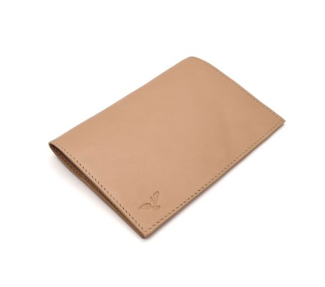 La Guêpe - Petite Maroquinerie - Protège passeport "Luxe" en cuir nude - avec porte billet avion - PM-033-01