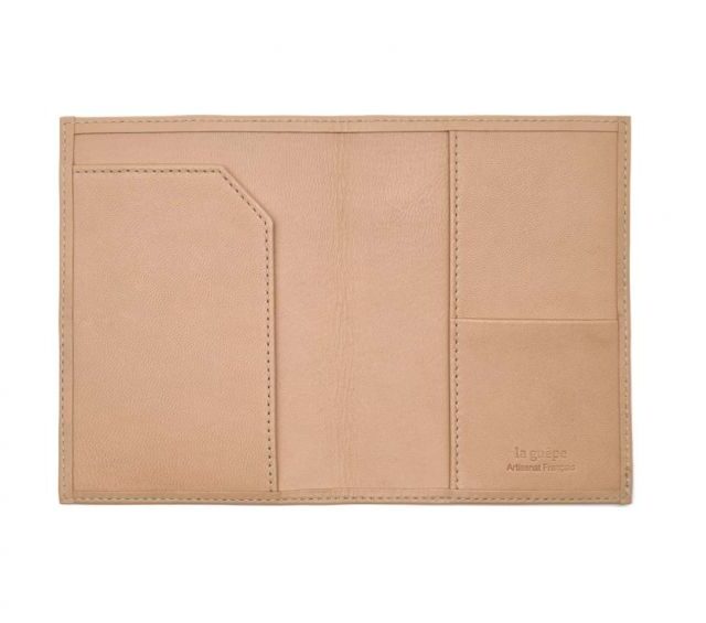 La Guêpe - Petite Maroquinerie - Protège passeport "Luxe" en cuir nude - avec porte billet avion - PM-033-01