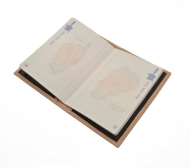 La Guêpe - Petite Maroquinerie - Protège passeport "Luxe" en cuir rosa - simple 2 volets - PM-032-01