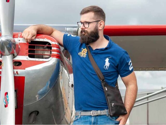 La Guêpe - Petite Maroquinerie - Sacoche bandoulière holster en cuir gold