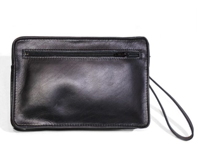 La Guêpe - Petite Maroquinerie - Sacoche homme en cuir noir lisse anse main 863