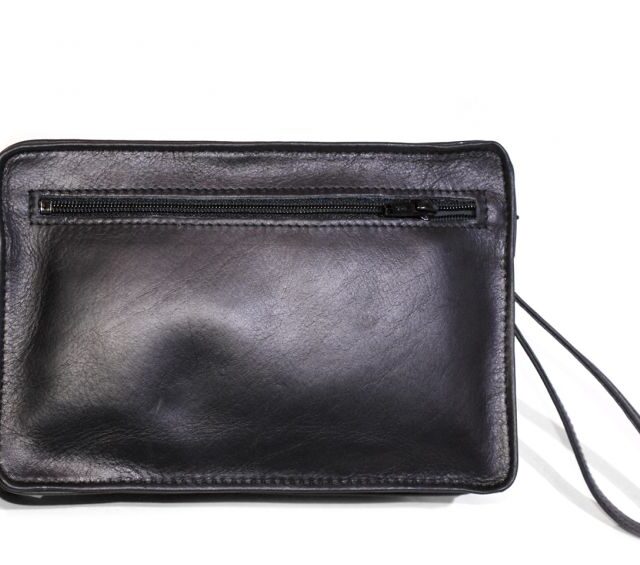 La Guêpe - Petite Maroquinerie - Sacoche homme en cuir noir lisse anse main 863