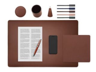 Set de bureau marron – SM500-60×40 – TS500 – PC500 – SV500 – P-clé triangle – 5x tags par la marque LAVOISIER Maroquinier LAVOISIER Maroquinier - Set de bureau marron – SM500-60×40 – TS500 – PC500 – SV500 – P-clé triangle – 5x tags