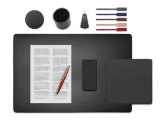 Set de bureau noir – SM500-60×40 – TS500 – PC500 – SV500 – P-clé triangle – 5x tags par la marque LAVOISIER Maroquinier LAVOISIER Maroquinier - Set de bureau noir – SM500-60×40 – TS500 – PC500 – SV500 – P-clé triangle – 5x tags