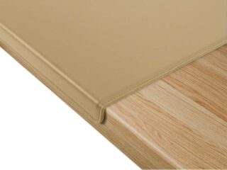 Sous-main à rebord 50cm en cuir beige – SM600-50 par la marque LAVOISIER Maroquinier LAVOISIER Maroquinier - Sous-main à rebord 50cm en cuir beige – SM600-50
