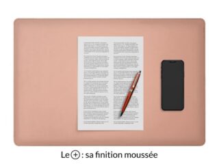 Sous-main en cuir rose “Premium” – 60×40 cm par la marque LAVOISIER Maroquinier LAVOISIER Maroquinier - Sous-main en cuir rose “Premium” – 60×40 cm