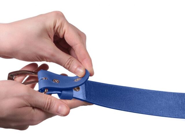 La Guêpe - Ceintures - T75cm - Ceinture sans boucle en cuir bleu marine - 40 mm - 1003