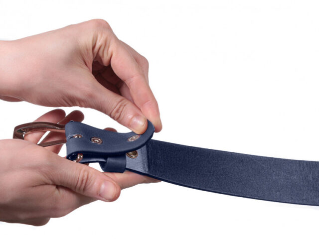 La Guêpe - Ceintures - T75cm - Ceinture sans boucle en cuir bleu marine - 40 mm - 1003