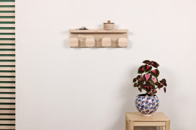 Manufacture Jacquemin - Porte manteau étagère en frêne - Grand modèle