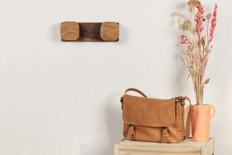 Manufacture Jacquemin - Porte manteau en mélange d'essence avec socle noyer - Petit modèle