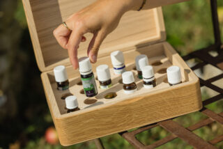 Coffret à huiles essentielles – Grand modèle par la marque Manufacture Jacquemin Manufacture Jacquemin - Coffret à huiles essentielles – Grand modèle