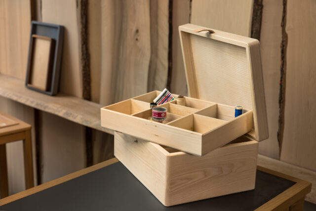 Manufacture Jacquemin - Boite à couture en bois massif – Frêne