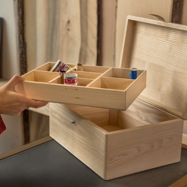 Manufacture Jacquemin - Boite à couture en bois massif - Frêne