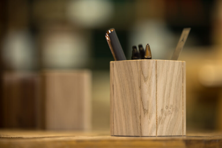 Manufacture Jacquemin - Pot à crayon en bois massif - Chêne