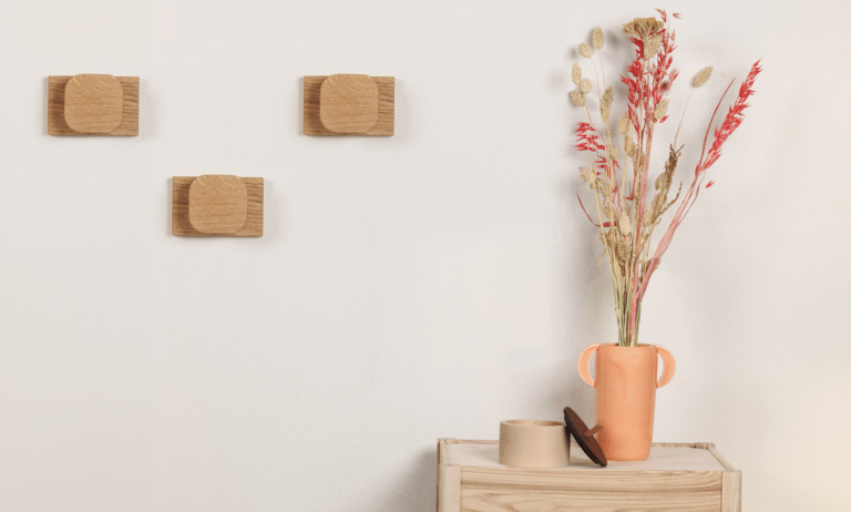 Manufacture Jacquemin - Trio de petites patères en chêne