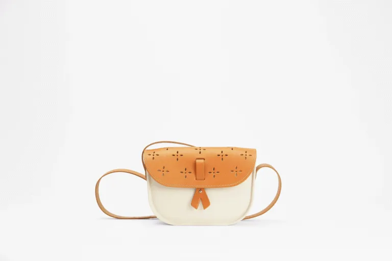 Monébari - Sac à bandoulière - en gomme et cuir ajouré - blanc
