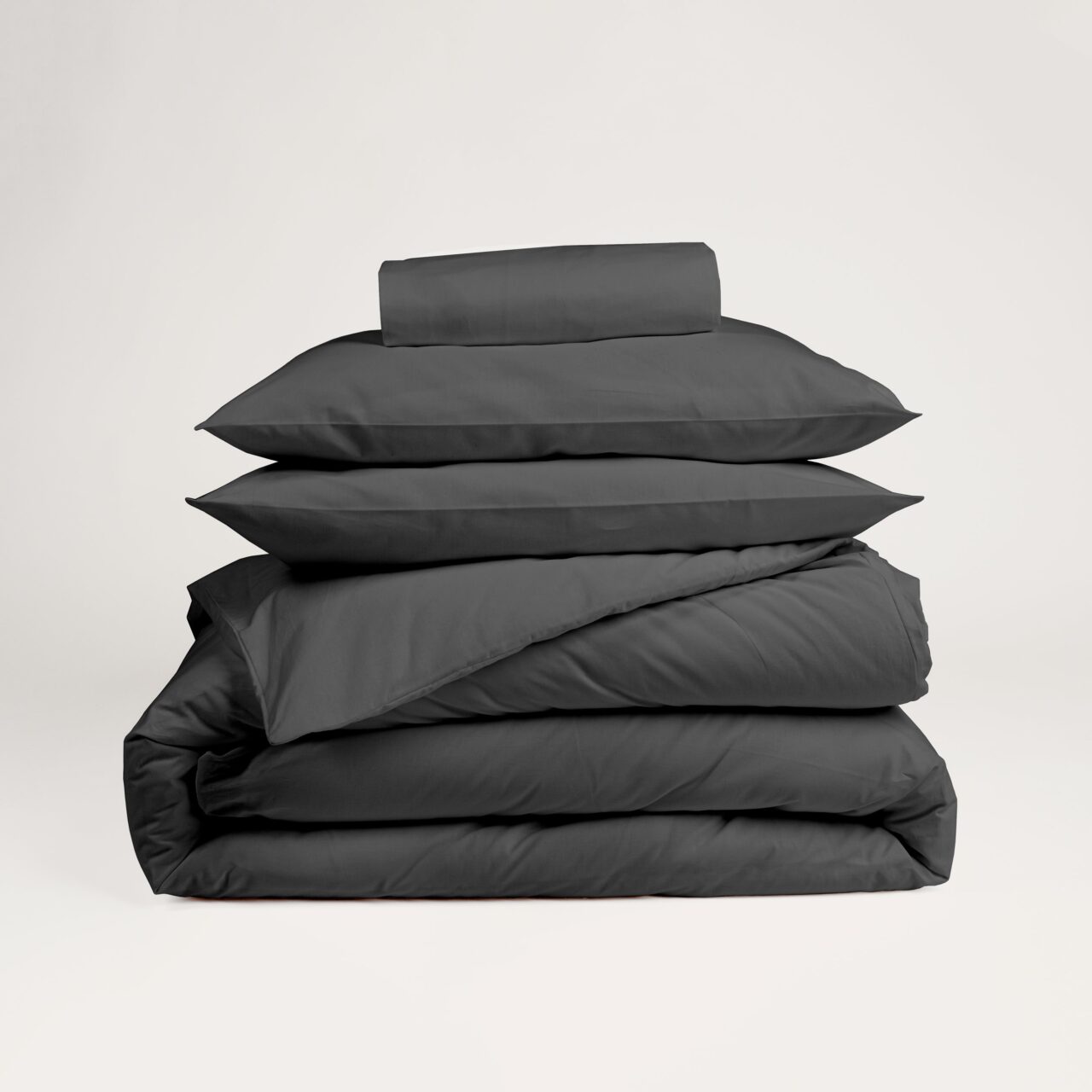 dejorine parure percale coeur debene packshot 2 Dejorine - Parure de lit en Percale de coton - Gris anthracite – 200x200cm / 280x240cm / 65x65cm
