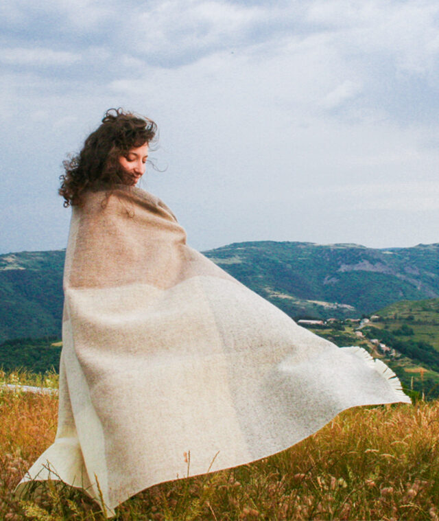 Ardelaine - Plaid tissé en laine - Grandes franges