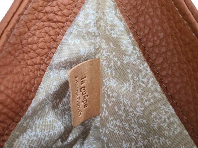 La Guêpe - Petite Maroquinerie - Sac sourire en cuir marron clair grainé - 02-005-05