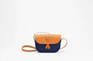 Monébari - Sac à bandoulière  en gomme et cuir  bleu outremer