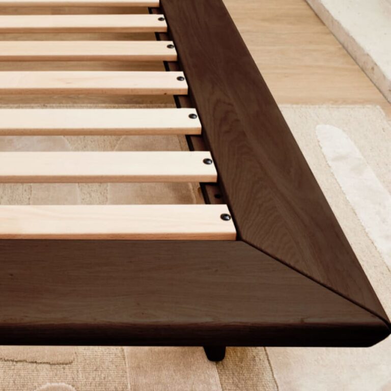 KIPLI - Lit plateforme en bois massif LIVIA | 140x200 - Kipli