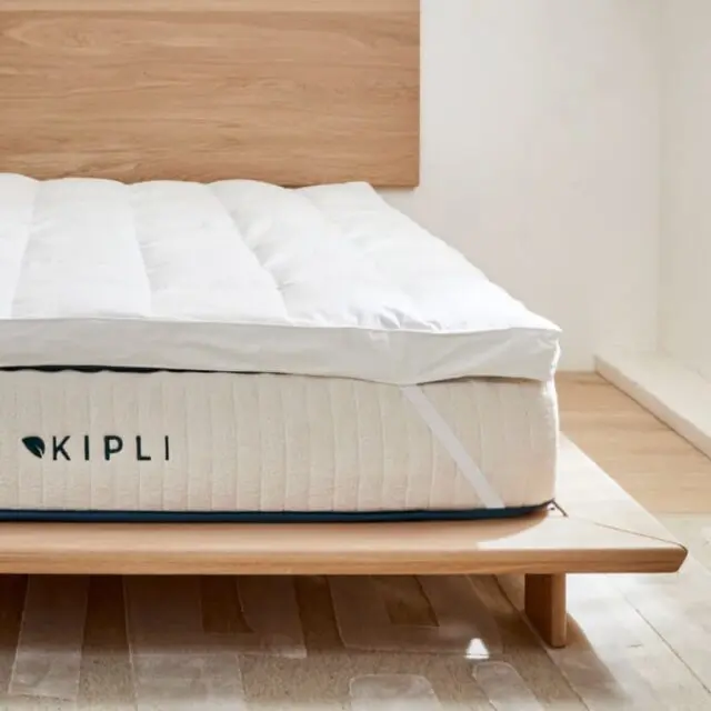Surmatelas en plumes et duvet par la marque Kipli Kipli - Surmatelas en plumes et duvet