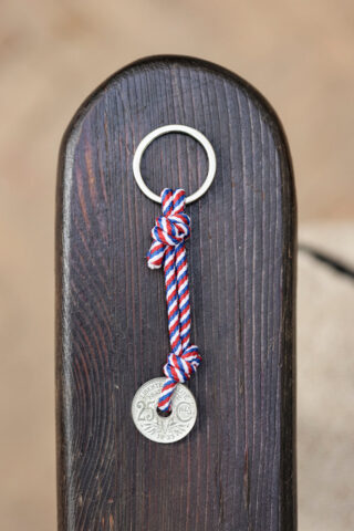 Porte-clés – Le Patriote par la marque LE SOU FRANÇAIS LE SOU FRANÇAIS - Porte-clés – Le Patriote