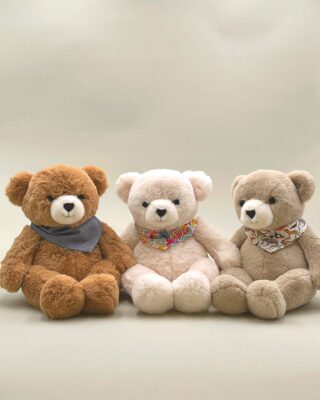 Peluche Ours Maurice Caramel Liberty Animaux par la marque Pamplemousse Peluches Pamplemousse Peluches - Peluche Ours Maurice Caramel Liberty Animaux