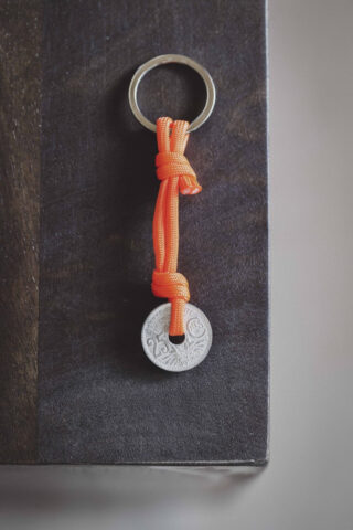 Porte-Clés – 25 centimes – Orange Vif par la marque LE SOU FRANÇAIS LE SOU FRANÇAIS - Porte-Clés – 25 centimes – Orange Vif