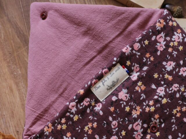 Des fils et des mots - Housse « Une saison à la petite boulangerie de Jenny Colgan » - plusieurs formats