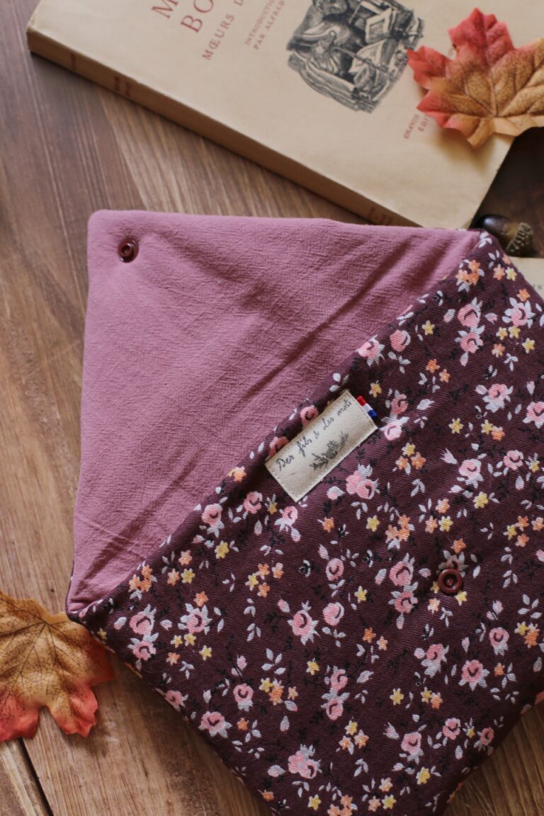 Des fils et des mots - Housse « Une saison à la petite boulangerie de Jenny Colgan » - plusieurs formats