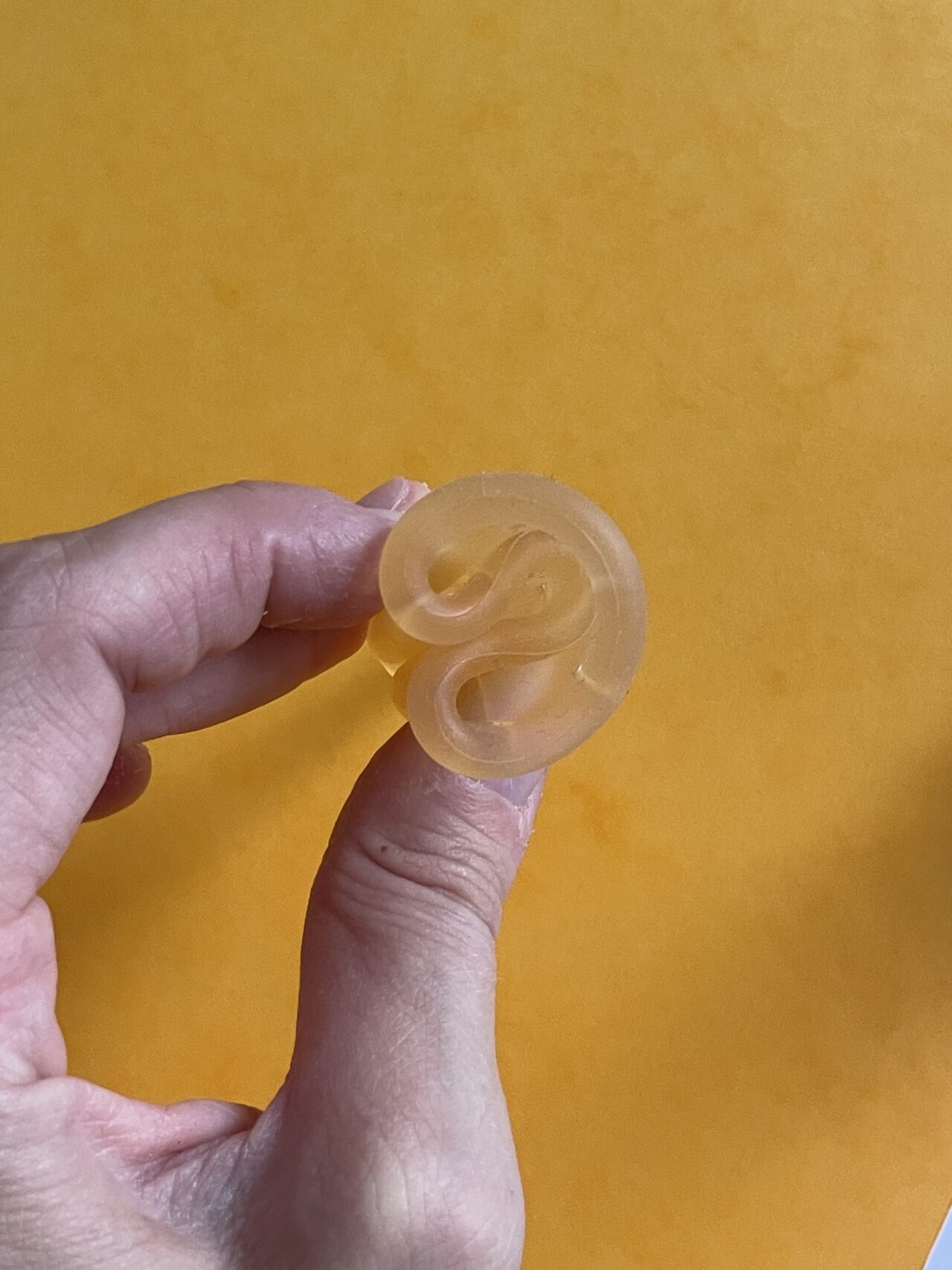 Cup menstruelle pliée pour insertion