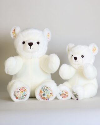 Peluche Grand Ours Robert Blanc Liberty par la marque Pamplemousse Peluches Pamplemousse Peluches - Peluche Grand Ours Robert Blanc Liberty