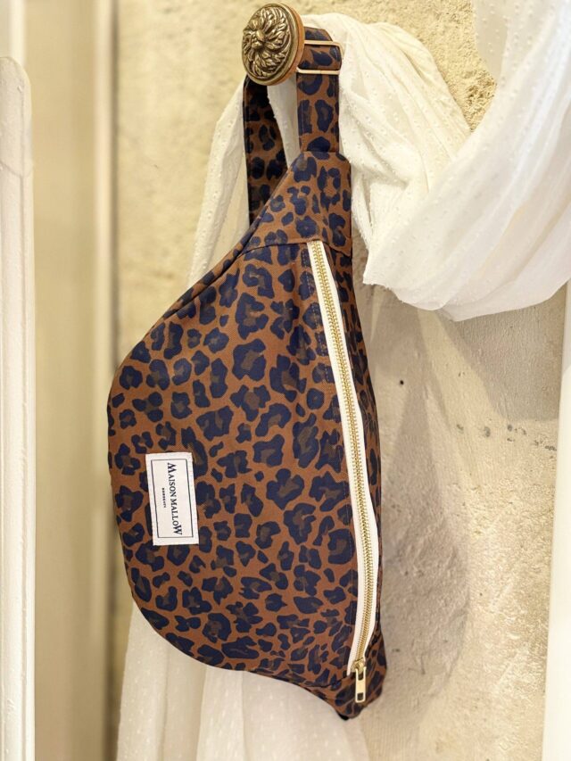 Maison Mallow - Sac Banane Léopard Bleu