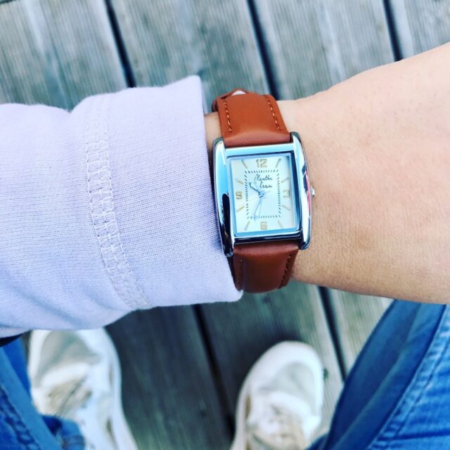 Menthe à l'eau - Montre Femme La Rectangle bracelet cuir camel fond champagne