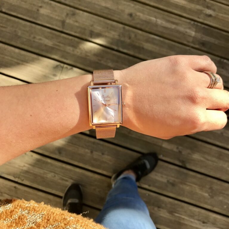 Menthe à l'eau - Montre Femme La Rectangle maille dorée rose fond blanc – Jaune