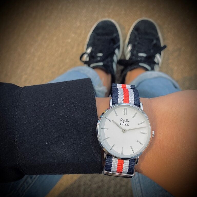 Menthe à l'eau - Montre Femme La Résistante bracelet nato bleu/blanc/rouge fine chromée – Rouge