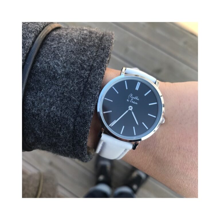 Menthe à l'eau - Montre Femme La Véritable bracelet cuir blanc fond noir chromée – Blanc