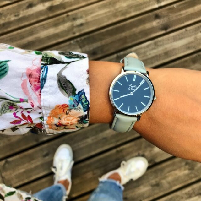 Menthe à l'eau - Montre Femme La Véritable bracelet cuir vert d'eau fond noir chromée