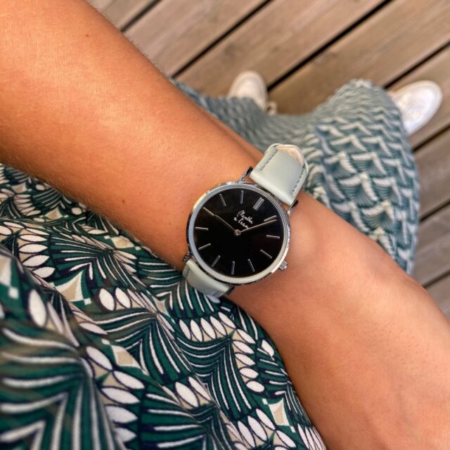 Menthe à l'eau - Montre Femme La Véritable bracelet cuir vert d'eau fond noir chromée