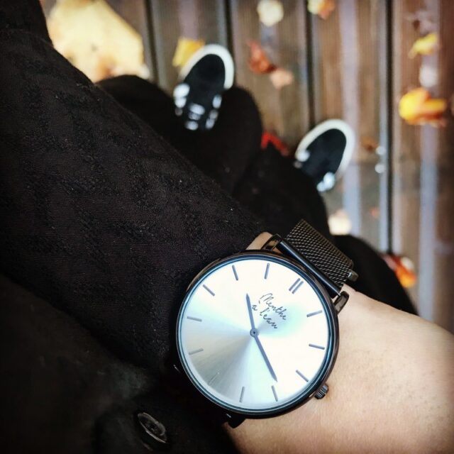 Menthe à l'eau - Montre Mixte L'Indécise maille noire fond blanc noir