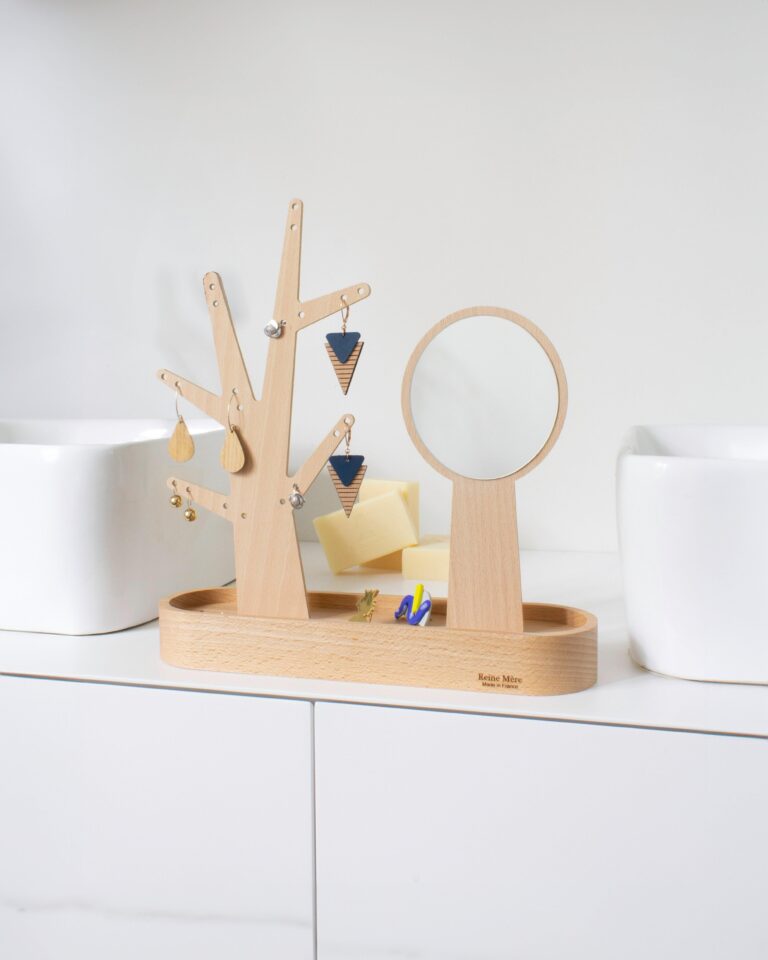 Reine Mère - Eden - Arbre à bijoux et miroir à main en hêtre