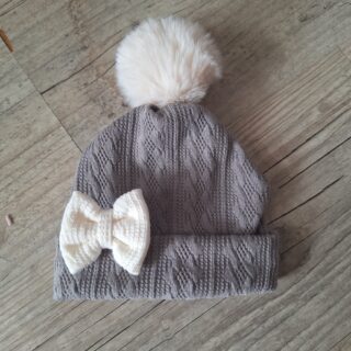 Bonnet nœud et pompon en tissu maille de coton façon tricot jacquard 9 couleurs par la marque La Fabrique À DeDeuh La Fabrique À DeDeuh - Bonnet nœud et pompon en tissu maille de coton façon tricot jacquard 9 couleurs