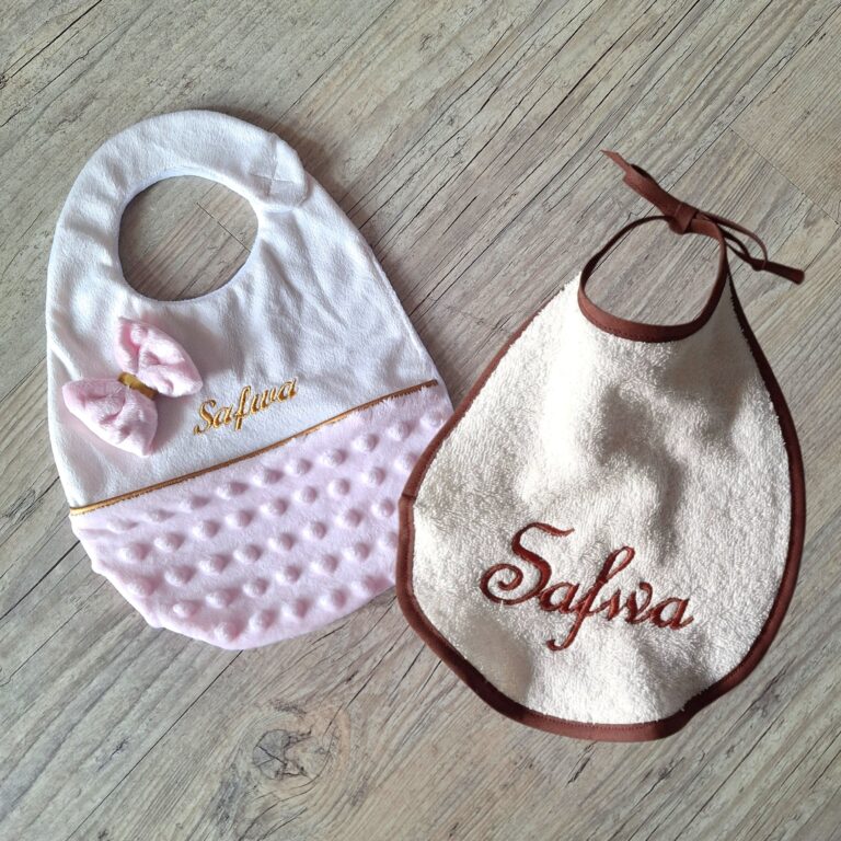 2025 04 26 15 46 00 941 La Fabrique A DeDeuh - Lot Duo de Bavoirs Bébé – Minky Douceur & Éponge Absorbante – Personnalisables
