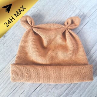 Bonnet 0.3 mois Ourson Maille 100% coton Ocre – En Stock – Expédiés sous 24H par la marque La Fabrique À DeDeuh La Fabrique À DeDeuh - Bonnet 0.3 mois Ourson Maille 100% coton Ocre – En Stock – Expédiés sous 24H