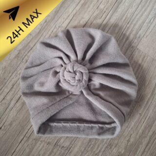 Turban 0.3 mois Tourbillon Maille Gris – En Stock – Expédiés sous 24H par la marque La Fabrique À DeDeuh La Fabrique À DeDeuh - Turban 0.3 mois Tourbillon Maille Gris – En Stock – Expédiés sous 24H