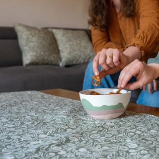 Chemin de table Chant d’oiseaux – Origines par la marque Maison Primavera Maison Primavera - Chemin de table Chant d’oiseaux – Origines