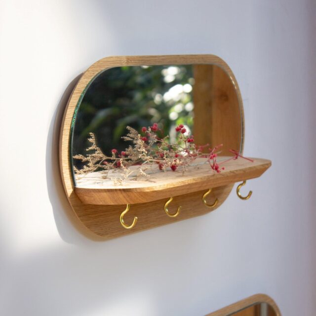 Reine Mère - Mini moonlight - Miroir en chêne avec étagère et crochets – Dorés
